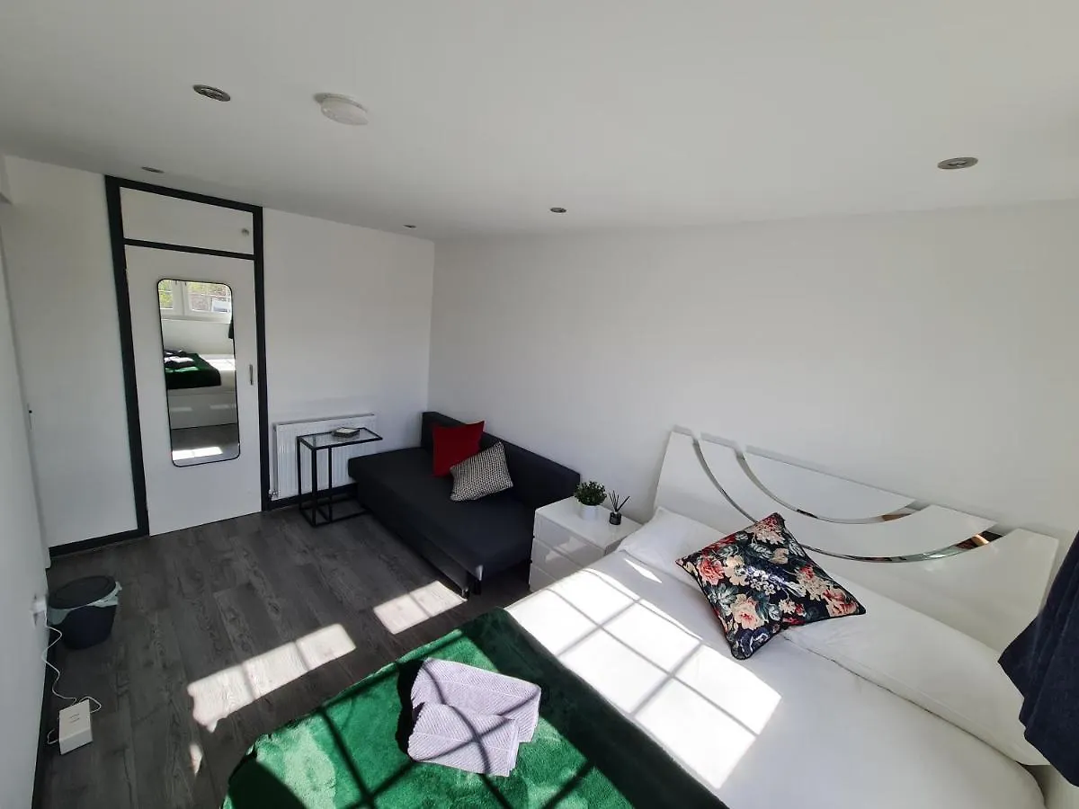 Luxury Apartment Limehouse London