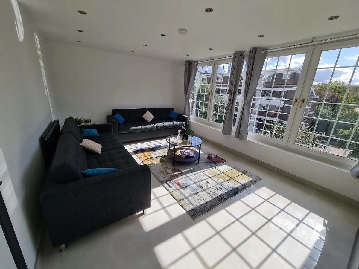 Luxury Apartment Limehouse London
